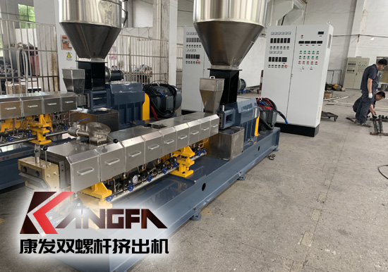 塑料廢料轉(zhuǎn)化為有價值資源有效解決方案大神——雙螺桿造粒機(jī)