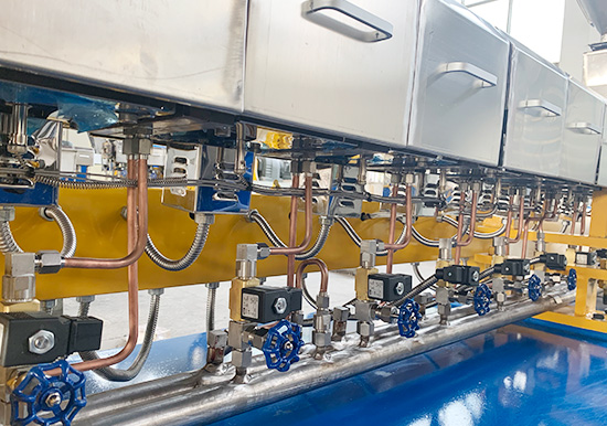 新一代65B型康發(fā)JSH標(biāo)準(zhǔn)化全新雙螺桿擠出造粒機(jī)組系列、品質(zhì)控制柜、真空系統(tǒng)等展示！竭誠為您提供質(zhì)優(yōu)、高產(chǎn)、高性價(jià)比擠出造粒設(shè)備，期待您的考察與指導(dǎo)！