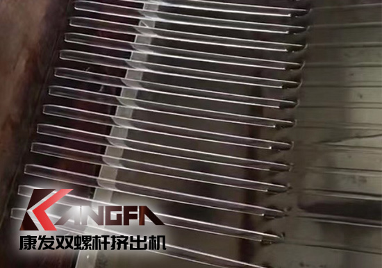 技術(shù)創(chuàng)新與發(fā)展，專注配混合改性裝備！熔噴料雙螺桿擠出機生產(chǎn)線設(shè)備交付,成功縮短交付日期！