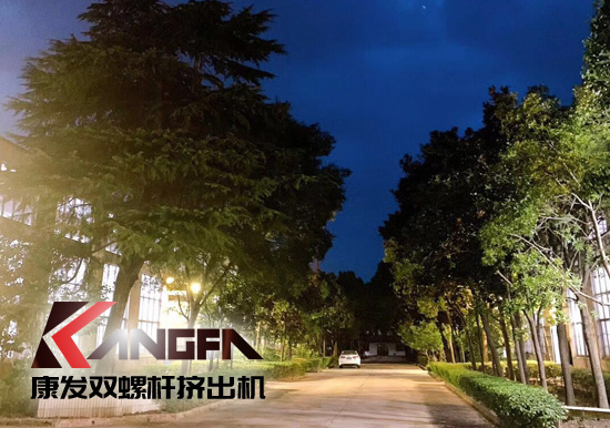 花園式廠區(qū)、綠樹成蔭、鳥語(yǔ)花香。原來(lái)的廠區(qū)的夜景是如此的美麗！