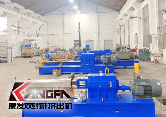 花園式廠區(qū)、綠樹成蔭、鳥語(yǔ)花香。原來(lái)的廠區(qū)的夜景是如此的美麗！