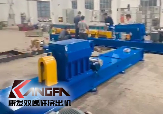 國慶又逢仲秋月圓，保安全、保質量、保工期，康發(fā)橡塑雙螺桿擠出機為實現(xiàn)業(yè)主按期交付目標而奮力沖刺
