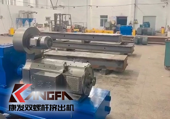 國慶又逢仲秋月圓，保安全、保質量、保工期，康發(fā)橡塑雙螺桿擠出機為實現(xiàn)業(yè)主按期交付目標而奮力沖刺