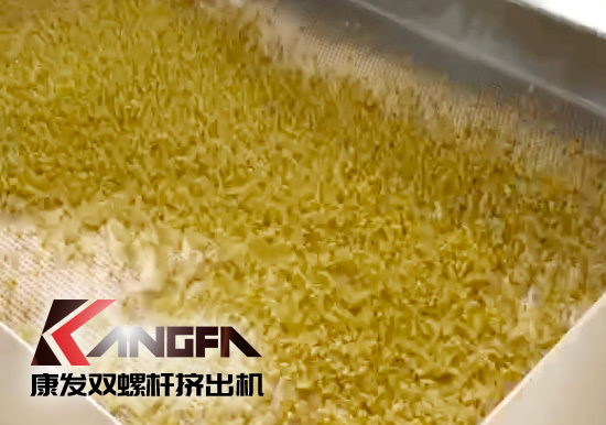 提升形象、完善產(chǎn)品及服務(wù)質(zhì)量。康發(fā)雙螺桿擠出機(jī)新疆烏魯木齊某客戶服務(wù)回訪！