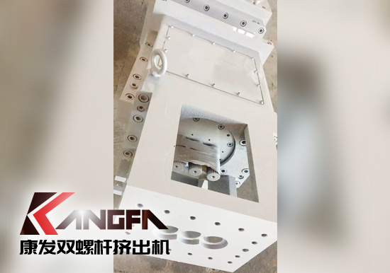 康發(fā)65、75高扭三螺桿擠出機(jī)產(chǎn)量高、能耗低、塑化、密練功能、分散效果好