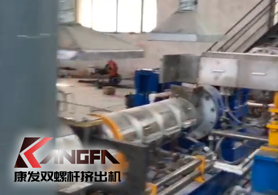 單、雙螺桿擠出機優(yōu)勢互補、高效率高產(chǎn)能！康發(fā)塑機JSH-75/180雙階式（雙螺桿/單螺桿）擠出機組試機!