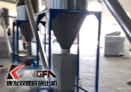 單、雙螺桿擠出機優(yōu)勢互補、高效率高產(chǎn)能！康發(fā)塑機JSH-75/180雙階式（雙螺桿/單螺桿）擠出機組試機!