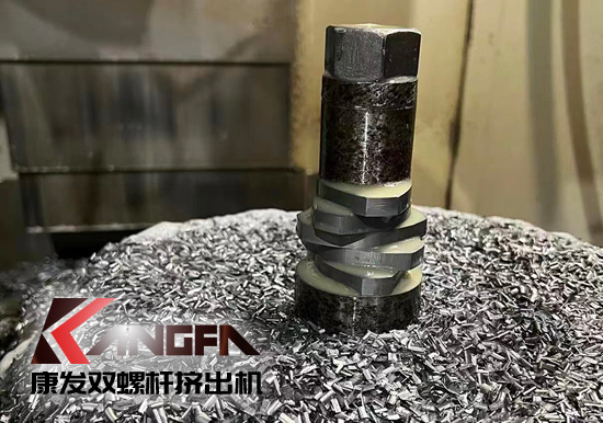 康發(fā)四大關(guān)鍵技術(shù)于一體綜合優(yōu)勢！現(xiàn)代化制造平臺、關(guān)鍵零部件制造技術(shù)自我把控！提供雙螺桿擠出機(jī)及成套裝置交鑰匙工程！