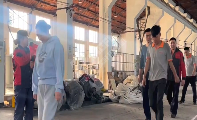 人人講安全，個(gè)個(gè)會(huì)應(yīng)急！南京康發(fā)雙螺桿擠出機(jī)開(kāi)展《觸電傷害應(yīng)急預(yù)案演練》取得圓滿成功