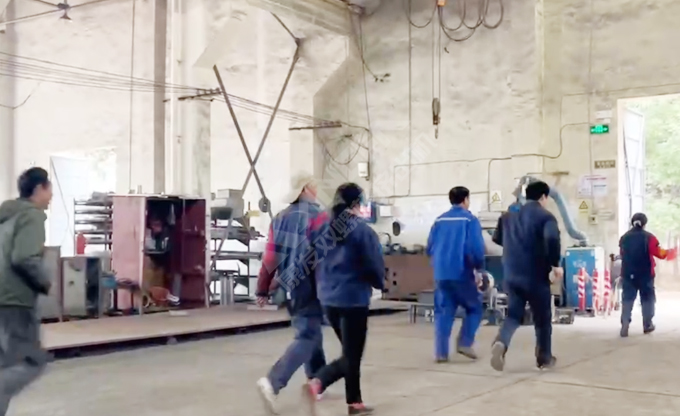 南京康發(fā)雙螺桿擠出機開展危險化學品泄露突發(fā)環(huán)境事件現(xiàn)場處置方案及應急預案演練