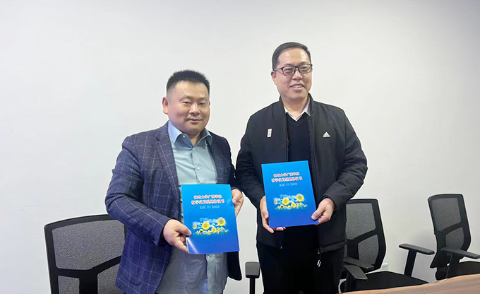 雙向賦能 培英共育 ——康發(fā)雙螺桿擠出機(jī)攜手揚(yáng)州大學(xué)廣陵學(xué)院共建教學(xué)實(shí)習(xí)基地