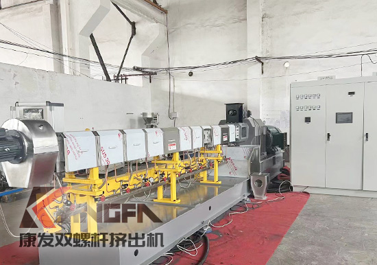 色母粒染色技術(shù)：雙螺桿擠出機(jī)賦能的高效環(huán)保解決方案