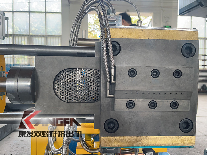 購買雙螺桿塑料擠出機(jī)，選擇南京康發(fā)！提升產(chǎn)品核心競爭力！您將省心、省事、省錢，不后悔！