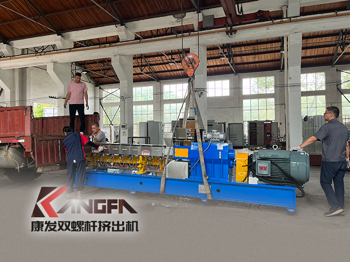 進(jìn)料段、螺桿旋轉(zhuǎn)與物料推進(jìn)、塑化與熔融段等雙螺桿擠出機(jī)工作原理詳解