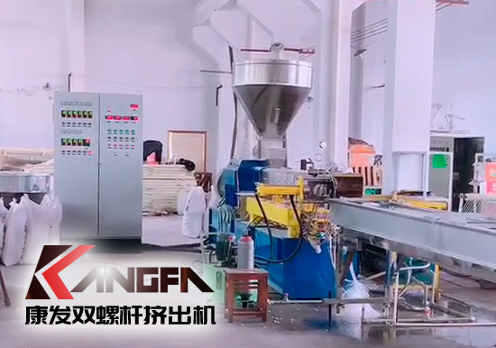 熔噴料雙螺桿擠出造粒機組設備視頻，日產量可達800萬只口罩用原料，熔脂可達1400-1600