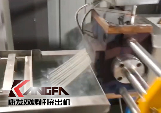 65高扭+PLC，尼龍加纖雙螺桿擠出機(jī)試機(jī)